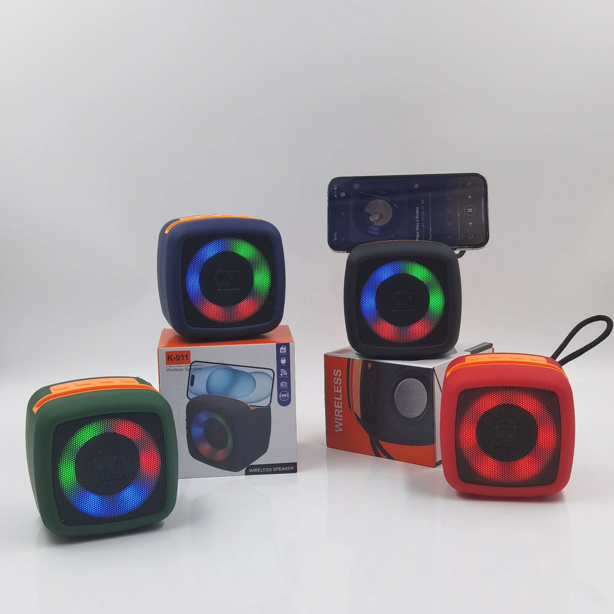 Mini Enceinte Bluetooth 5W Portable avec Effets Lumineux RGB et Support Téléphone