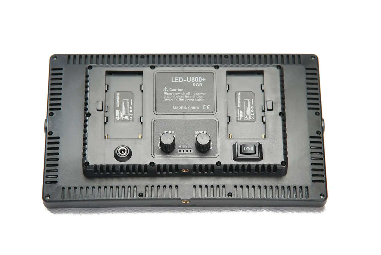 لوحة LED 800 RGB 50W مع حامل ثلاثي – إضاءة متعددة الاستخدامات للاستوديو وإنشاء المحتوى