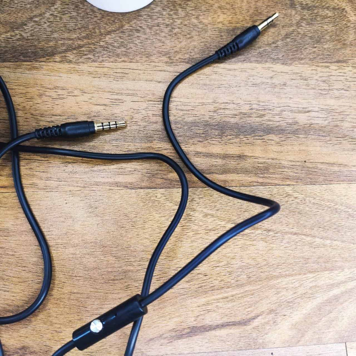 Casque Aya Bonne qualité sonore Bass+ et cable aux + micro