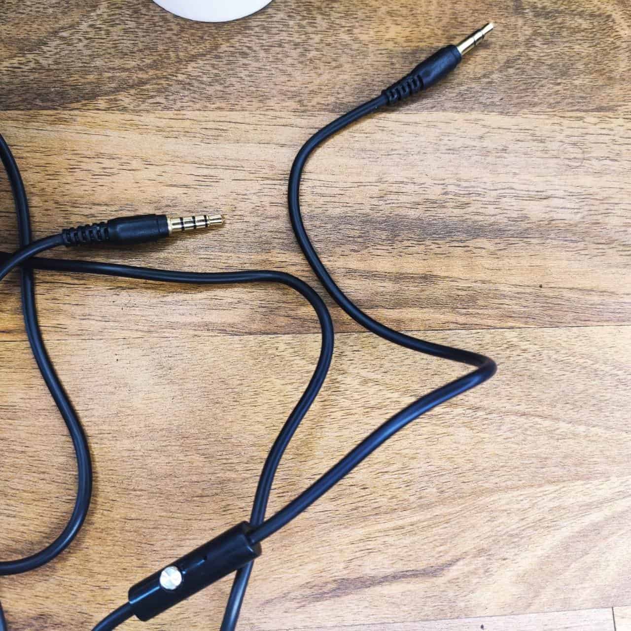 Casque Aya Bonne qualité sonore Bass+ et cable aux + micro