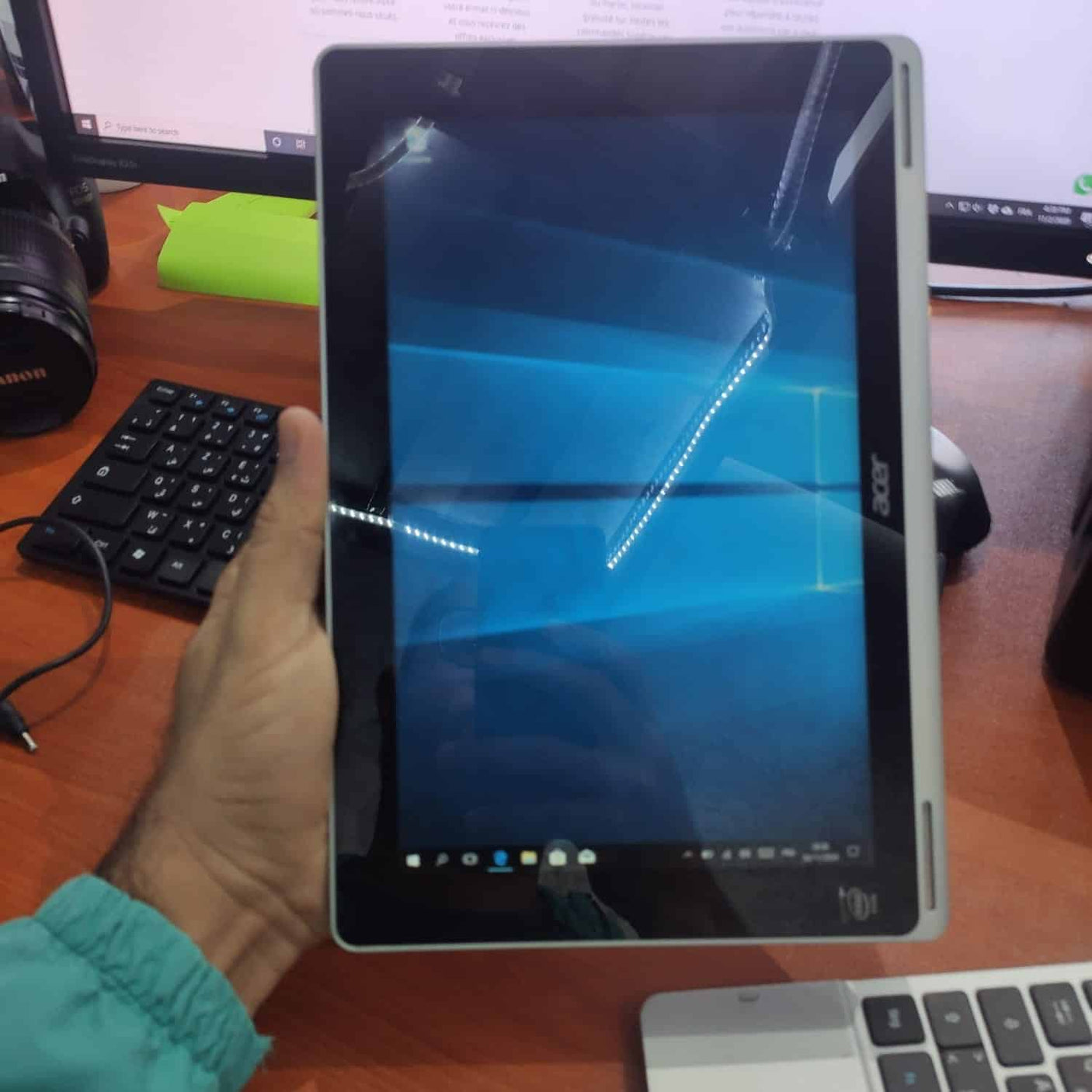 Acer Aspire Switch SW5-012 FHD 10.1 inch 2GB 32GB QC Intel Atom Z3735F WiFi 2MP Camera Win 10