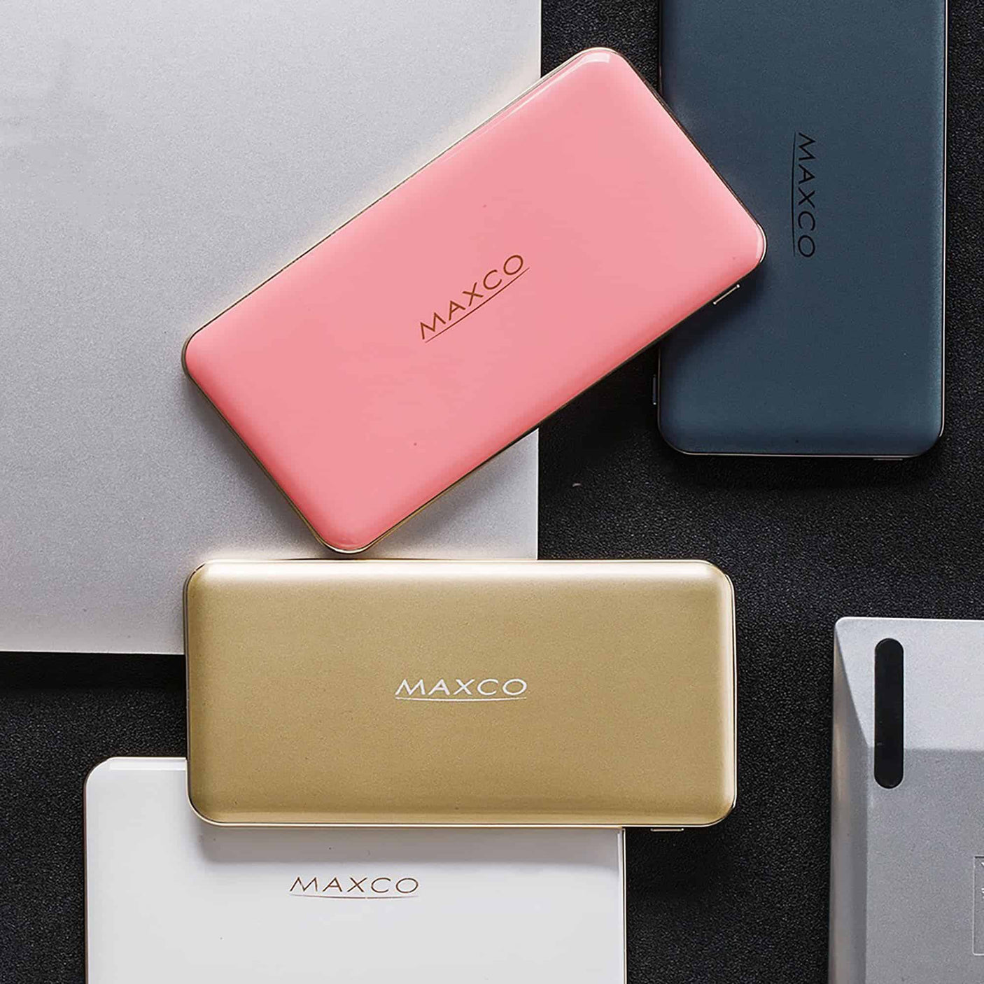 MAXCO MP-10000A Power Bank 10000mAh Chargeur portable Chargeur de sauvegarde ultra-compact Sortie 2.4A Charge haute vitesse pour iPhone iPad Samsung Galaxy et plus