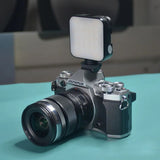 Mini Lumière Vidéo Portable AY-49D – Éclairage LED 800Lm avec 3 Modes de Couleur