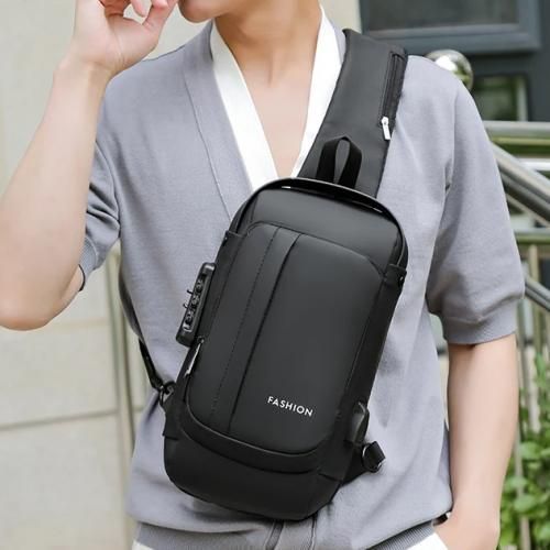Sac à Bandoulière Multifonction Homme – Étanche, Grande Capacité avec Port USB