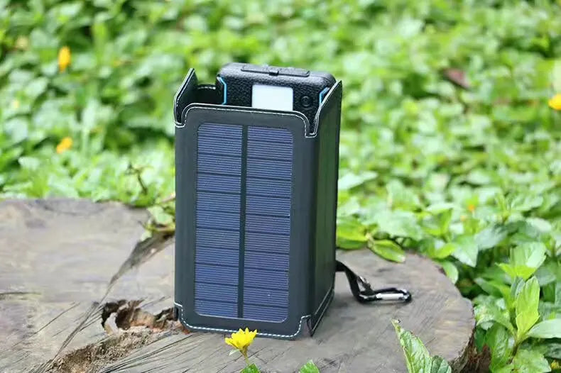 Power Bank Solaire Plustar 4 Panneaux, 10000mAh, Noir