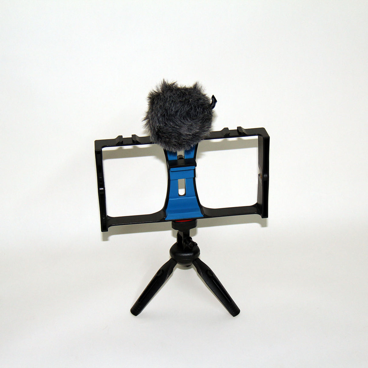 حزمة ميكروفون ومنصة مثبتة وحامل ثلاثي