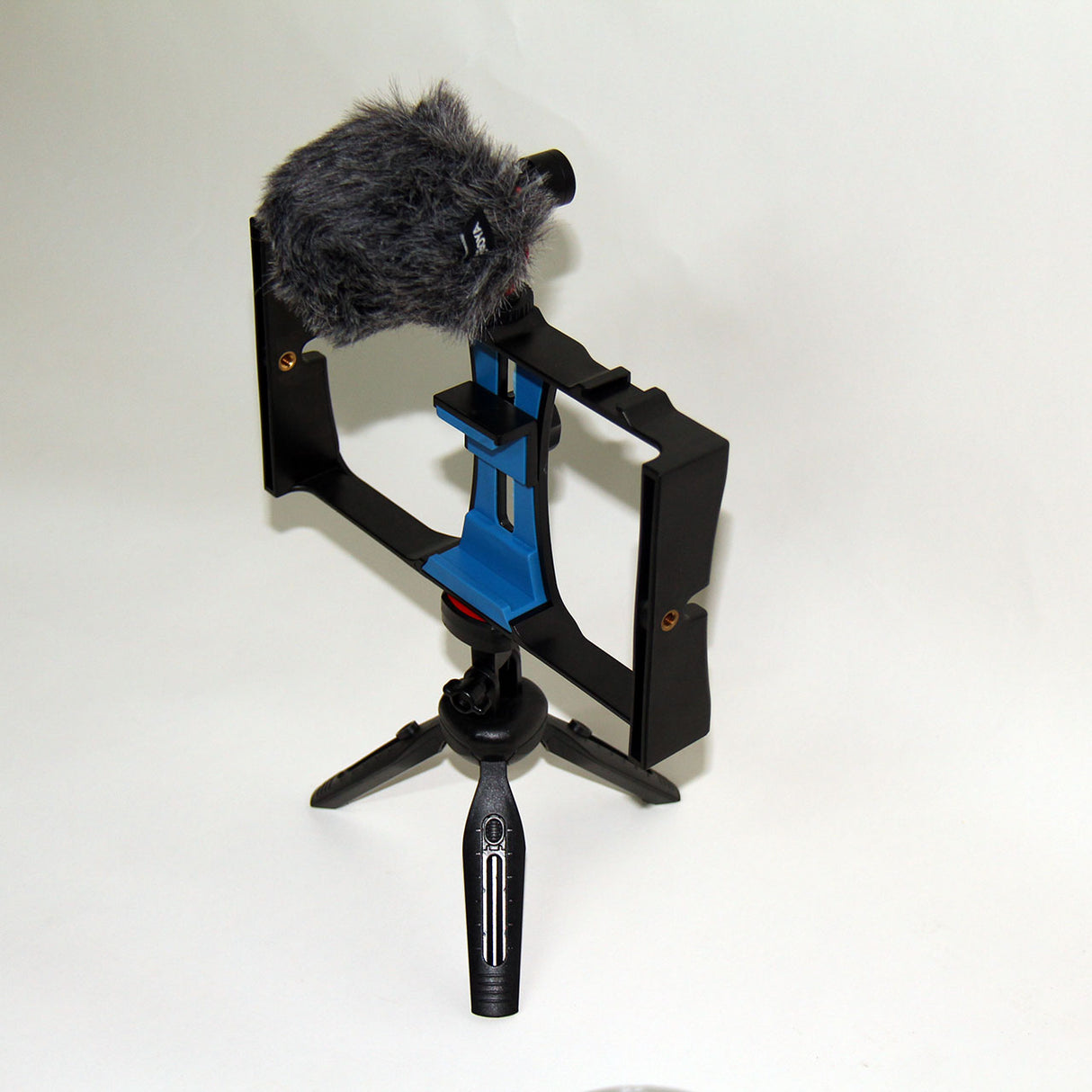 حزمة ميكروفون ومنصة مثبتة وحامل ثلاثي