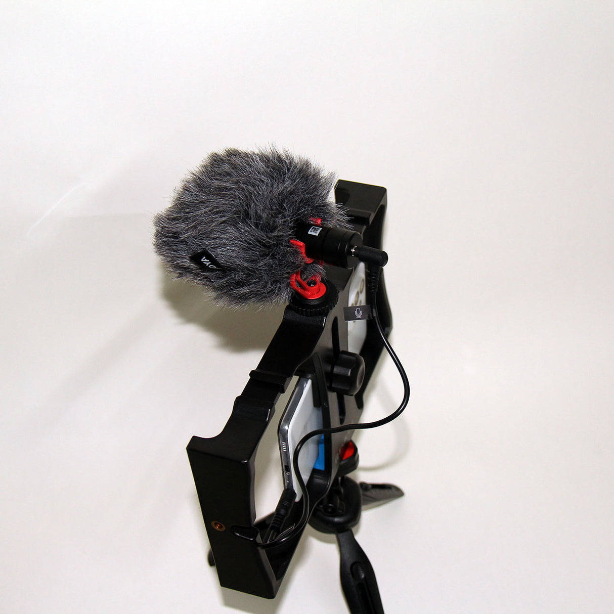 حزمة ميكروفون ومنصة مثبتة وحامل ثلاثي