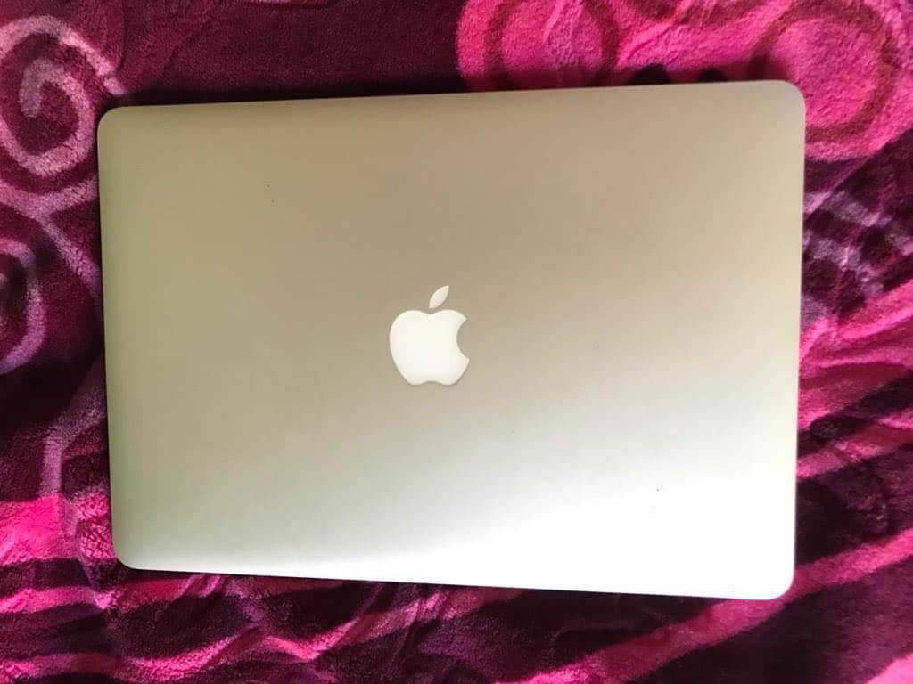 MacBook Air core i5 1.4Ghz turbo 2.7Ghz 2014