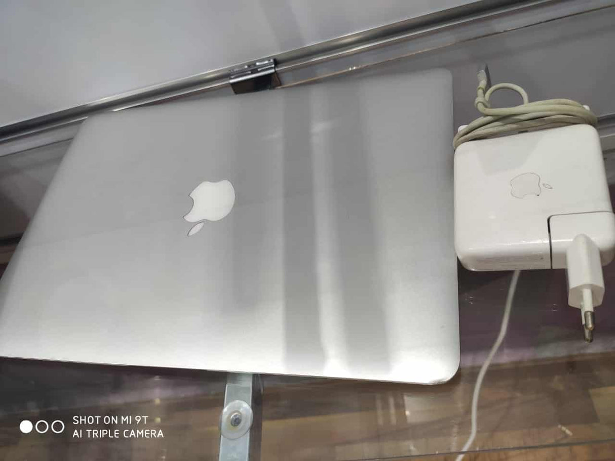 MacBook air core i7 1.7Ghz 8go Ram 256go SSD 2013