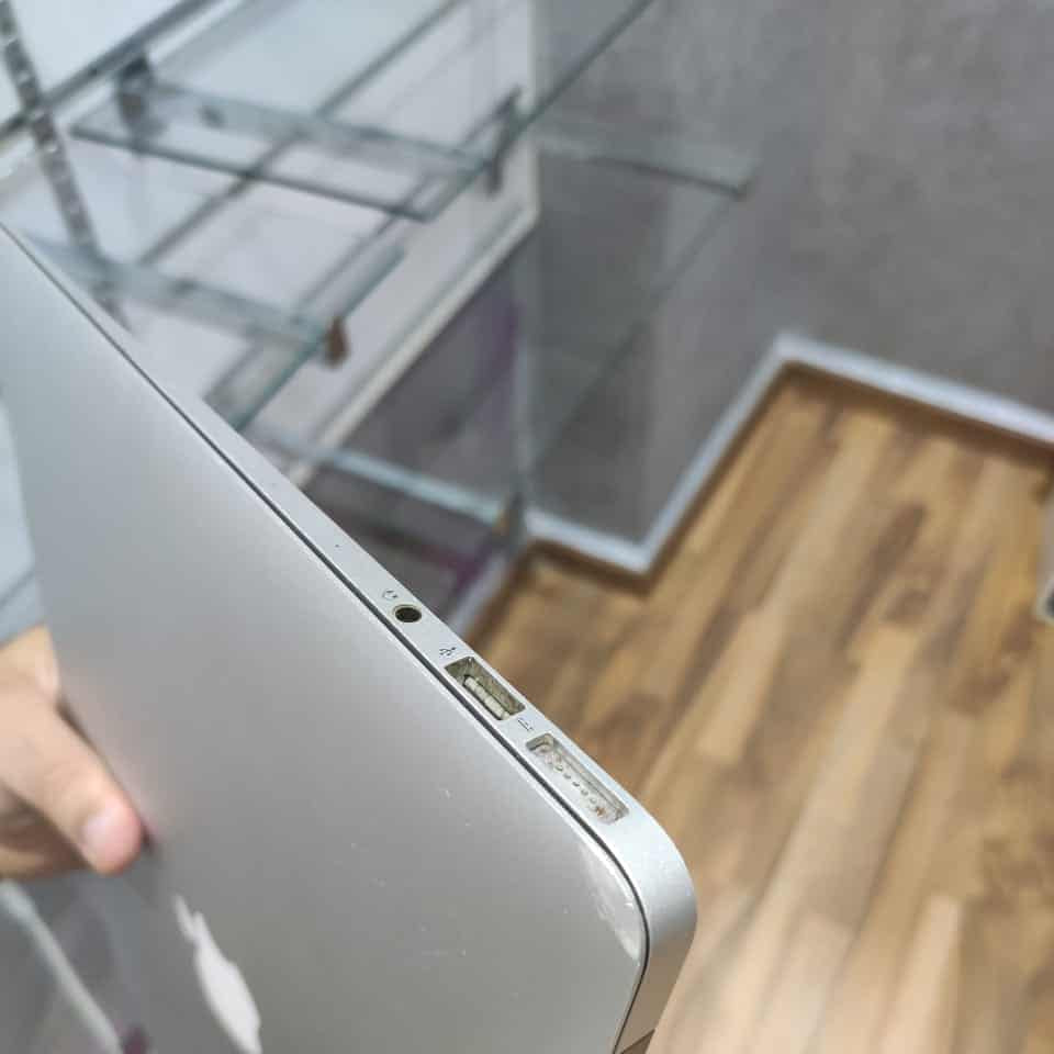 MacBook air core i7 1.7Ghz 8go Ram 256go SSD 2013