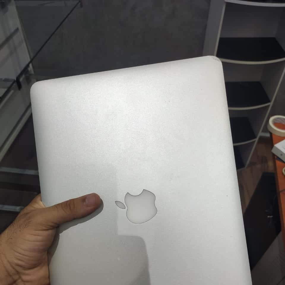 MacBook air core i7 1.7Ghz 8go Ram 256go SSD 2013