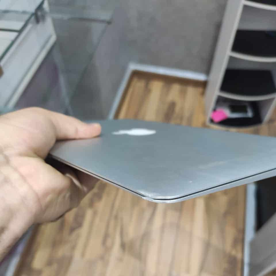 MacBook air core i7 1.7Ghz 8go Ram 256go SSD 2013