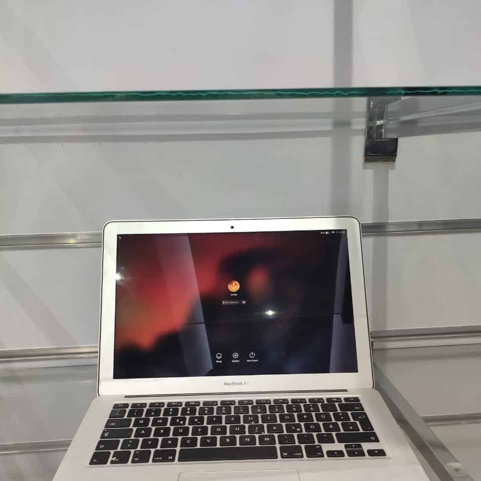MacBook air core i7 1.7Ghz 8go Ram 256go SSD 2013